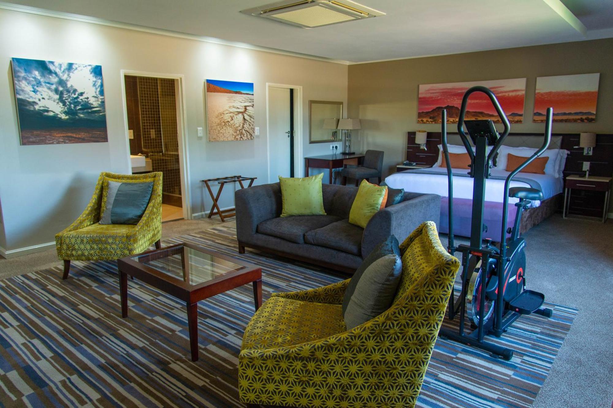 Cresta Mahalapye Hotel Exterior foto